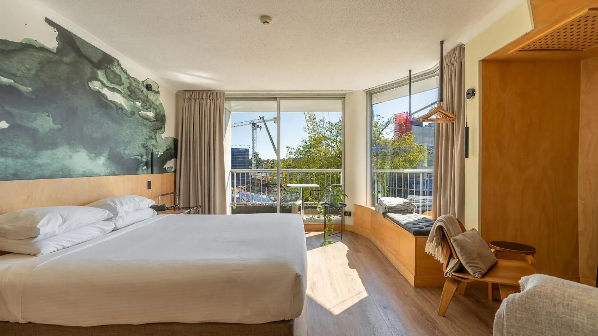 Quirky Cbd Studio With Pool Sauna And Balcony Brisbane Australia