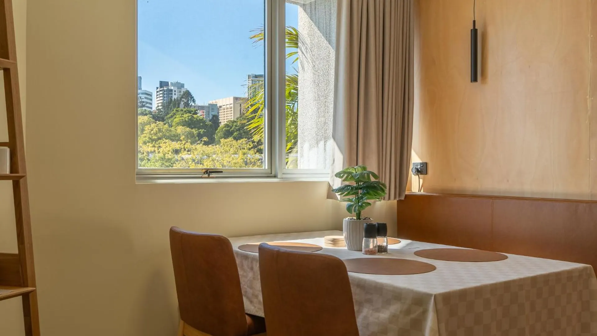 Apartment Quirky Cbd Studio With Pool Sauna And Balcony Brisbane Australia